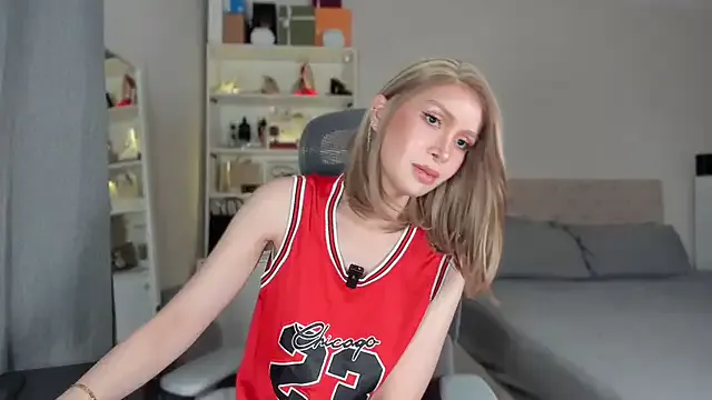 sareandrob – webcam model profile photo Image 16