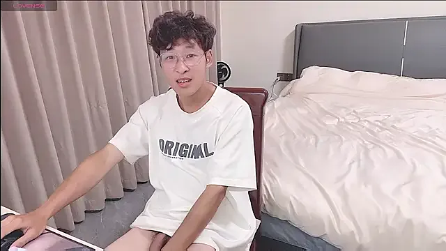 Simone_Miller – webcam model profile photo Image 2