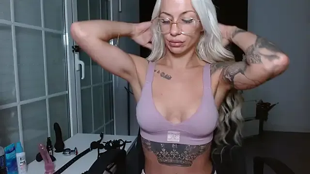 Humsafar-HDX-13 – webcam model profile photo Image 7