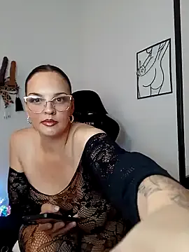 MondoNeko – webcam model profile photo Image 13