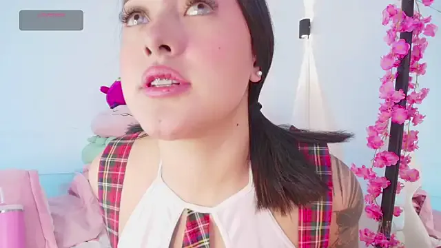 XEye_CandyX – webcam model profile photo Image 13