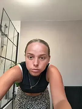 IsabellaEtthan – webcam model profile photo Image 3