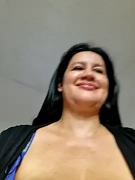 Isabella_Varella – webcam model profile photo Image 4