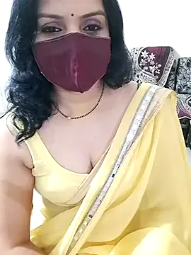 GennaJames – webcam model profile photo Image 11