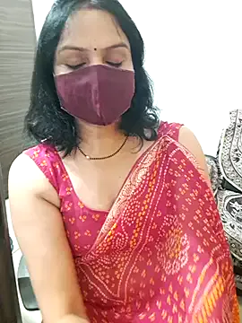 GennaJames – webcam model profile photo Image 12