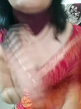 GennaJames – webcam model profile photo Image 14