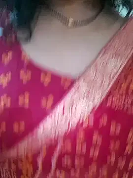 GennaJames – webcam model profile photo Image 5