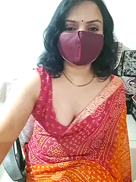 GennaJames – webcam model profile photo Image 9