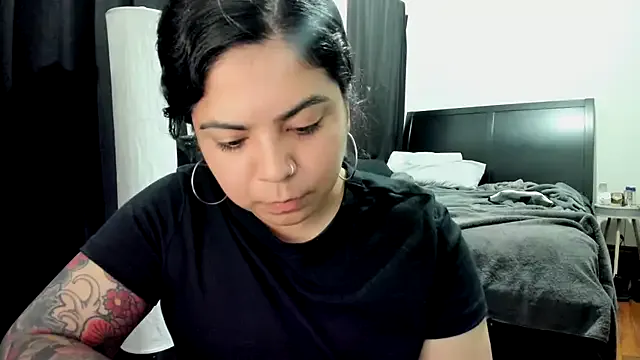 livvywinters – webcam model profile photo Image 2