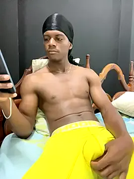 BaddieBellaUK – webcam model profile photo Image 7