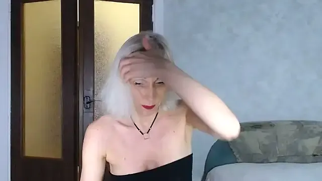 mikio_san – webcam model profile photo Image 15