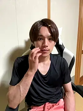 YumiLux – webcam model profile photo Image 13