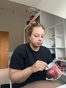 FruityXo – webcam model profile photo Image 19