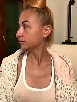 VendiMur – webcam model profile photo Image 3