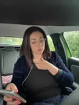 Shanayaaaaaa – webcam model profile photo Image 2