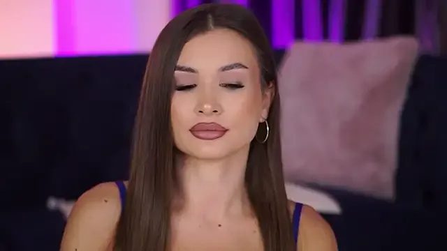 Nicoleevien – webcam model profile photo Image 2