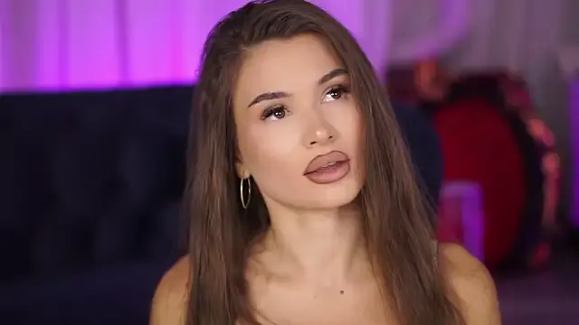 Nicoleevien – webcam model profile photo Image 3