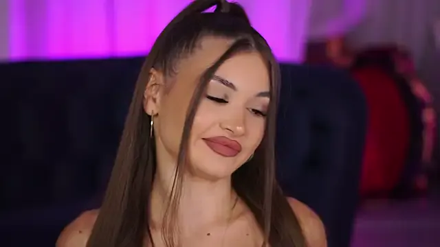 Nicoleevien – webcam model profile photo Image 4