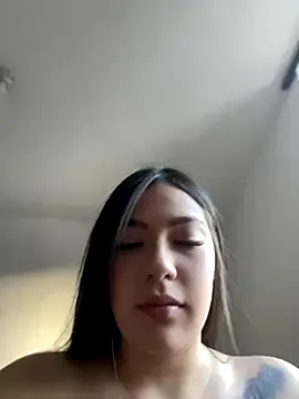 miamellycious – webcam model profile photo Image 10