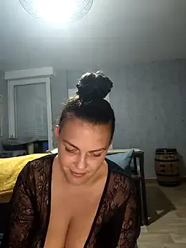 Nicky_200481 – webcam model profile photo Image 12