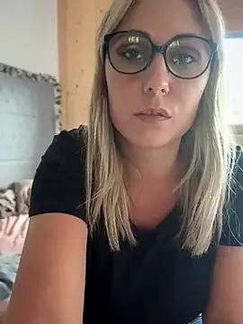 nide_xiaogou – webcam model profile photo Image 18