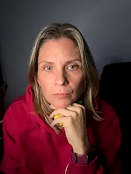 RedLipse – webcam model profile photo Image 19