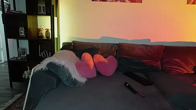 Keep_us_wild – webcam model profile photo Image 2