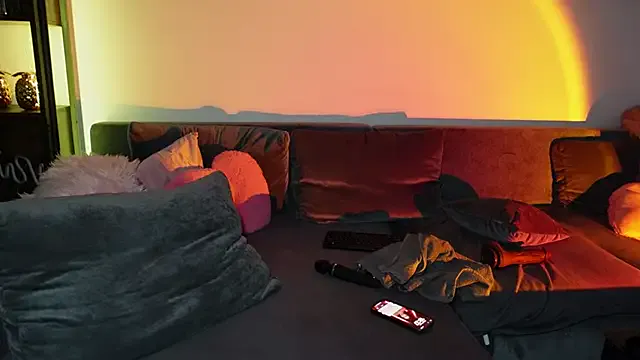 Keep_us_wild – webcam model profile photo Image 8