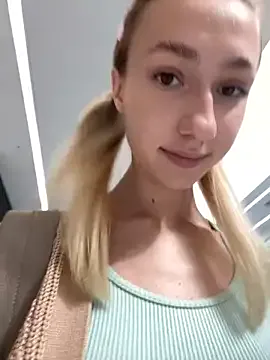 BlaizeyBBy – webcam model profile photo Image 14