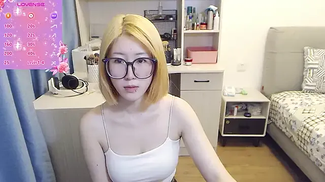 Mimiumuy – webcam model profile photo Image 3