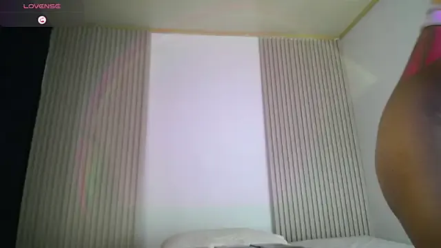 NATHALIA-28_ – webcam model profile photo Image 13