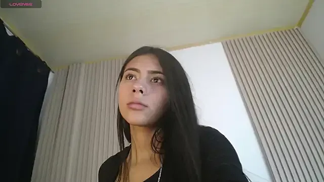 NATHALIA-28_ – webcam model profile photo Image 5