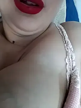 milla_bella – webcam model profile photo Image 4