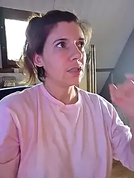 LunaRase – webcam model profile photo Image 10