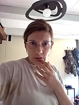 LunaRase – webcam model profile photo Image 11