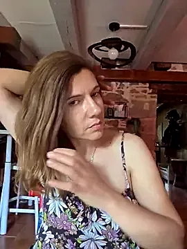 LunaRase – webcam model profile photo Image 6