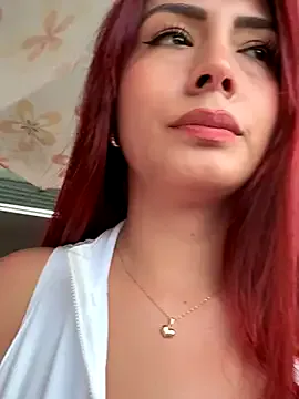 chee_cha – webcam model profile photo Image 7