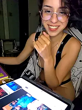 Rinamay_ – webcam model profile photo Image 2