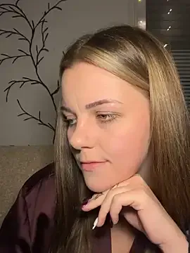 mc-Olivia – webcam model profile photo Image 4