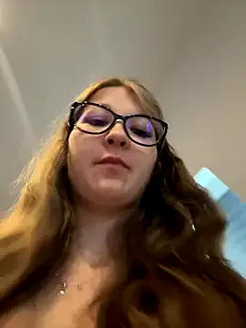 PumaShyXD – webcam model profile photo Image 10