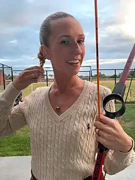 Sandhya_77 – webcam model profile photo Image 2