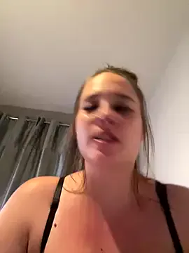 GenesisFernandez – webcam model profile photo Image 2