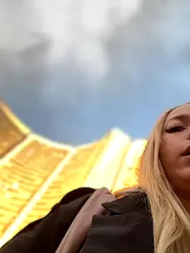 Charly_ – webcam model profile photo Image 17