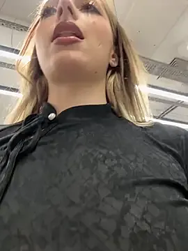 Charly_ – webcam model profile photo Image 19