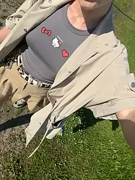 Charly_ – webcam model profile photo Image 4