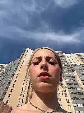 Charly_ – webcam model profile photo Image 9