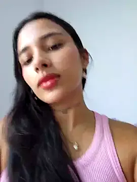 EmiliaCatalina – webcam model profile photo Image 13