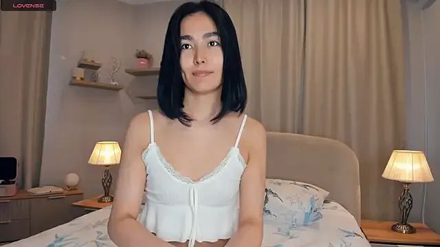 PorcelainDoll1 – webcam model profile photo Image 2