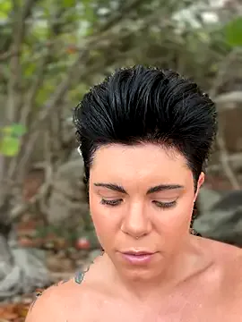 seraphine23 – webcam model profile photo Image 14