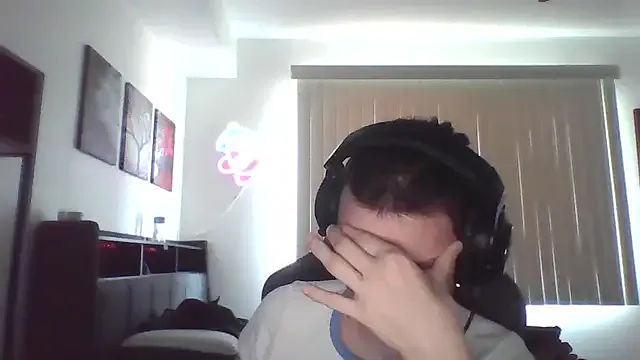 Julia-Sugar – webcam model profile photo Image 3